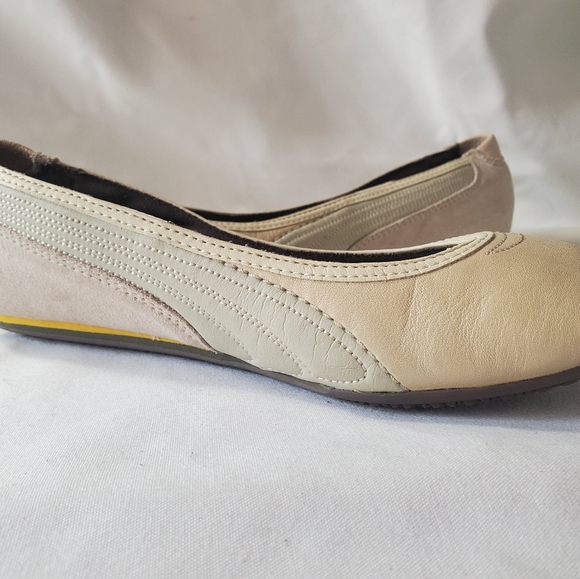 Shoes - Picture 13 of 16